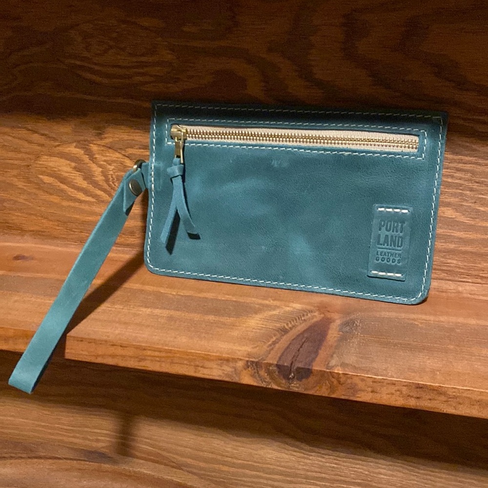 Portland Leather Adriana Pouch✨brand new✨